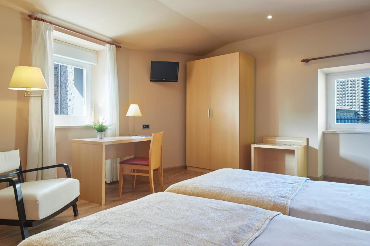 Double or Twin Room,1307373784:JPEG